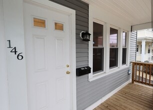 146 Division St, Unit 1st FL in Ansonia, CT - Foto de edificio - Building Photo