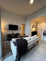 79 NW 31st St, Unit B21 in Miami, FL - Building Photo