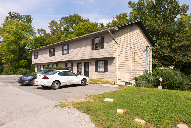 228 Claire Ave in Rossville, GA - Foto de edificio - Building Photo