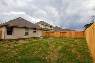116 Blue Crane St in Huntsville, TX - Building Photo - Building Photo