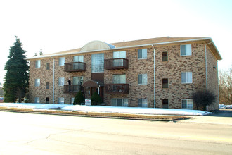 Bradley Manor Apartments in Rockwood, MI - Building Photo - Building Photo