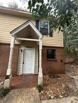 2320 Sylvan Ct in Tallahassee, FL - Building Photo