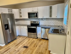 2386 Elldale Ave in Decatur, GA - Building Photo - Building Photo