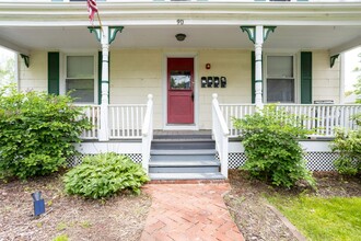 90 Gibbs Ave, Unit 1 in Newport, RI - Building Photo - Building Photo