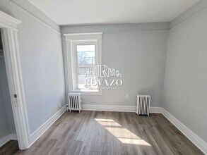 16 Duryea St in Newark, NJ - Foto de edificio - Building Photo