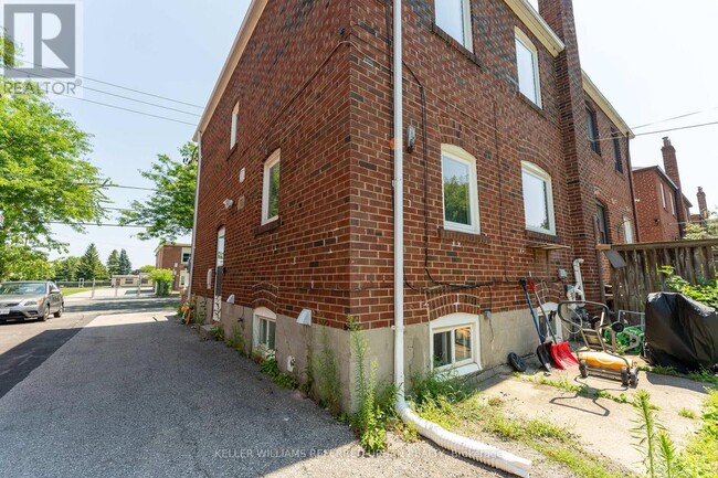 468 Midland Ave in Toronto, ON - Building Photo - Building Photo