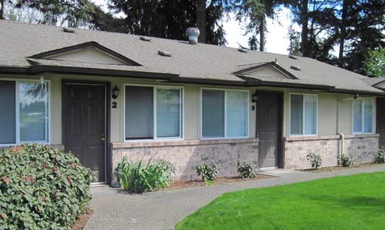 Forest Hills Apartments in Puyallup, WA - Building Photo