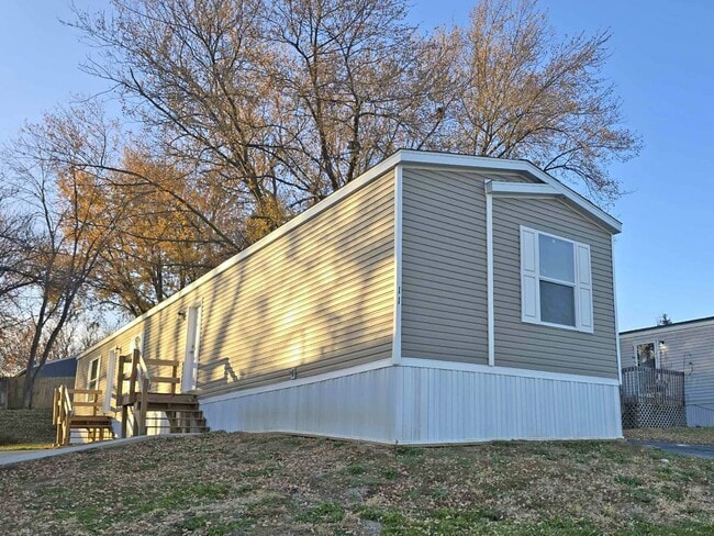 property at 613 Polk St