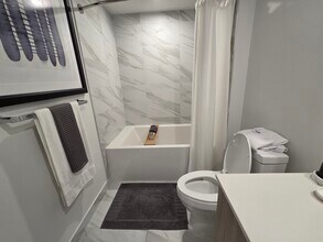 685 W 72nd Pl, Unit A1 in Hialeah, FL - Building Photo - Building Photo