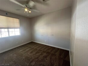 7521 Port Orchard Ave in Las Vegas, NV - Building Photo - Building Photo