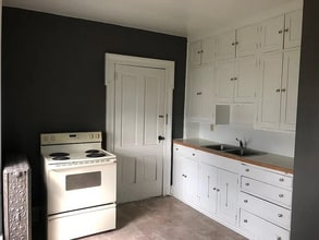 129 S 2nd St in Le Sueur, MN - Building Photo - Building Photo