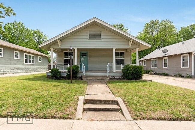 property at 2620 E 7th St
