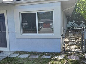 2551 NE 7th Terrace in Pompano Beach, FL - Foto de edificio - Building Photo