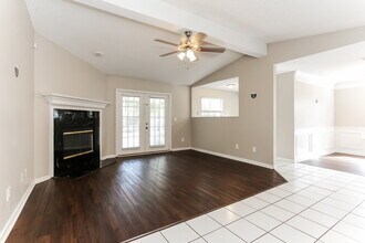 8051 Mactavish Way W in Jacksonville, FL - Building Photo - Building Photo