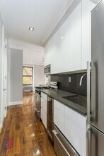 329 E 58th St in New York, NY - Building Photo - Building Photo