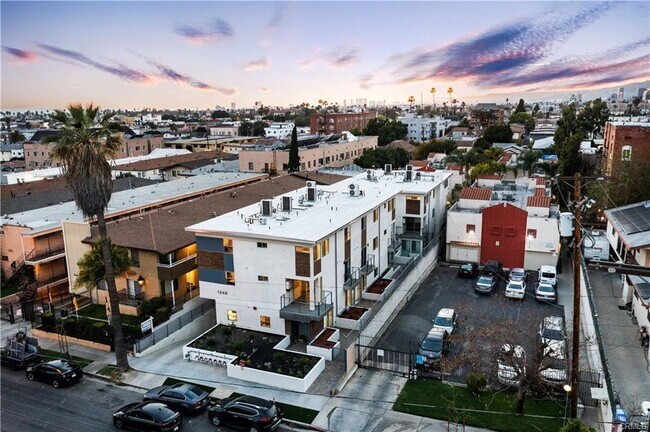 1245 N New Hampshire Ave in Los Angeles, CA - Building Photo - Building Photo