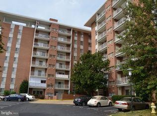 5250 Valley Forge Dr-Unit -216 in Alexandria, VA - Foto de edificio