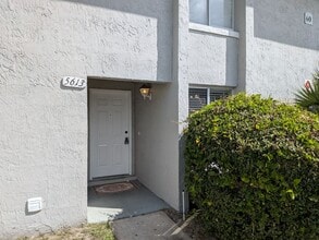 5613 Blue Shadows Ct in Orlando, FL - Foto de edificio - Building Photo