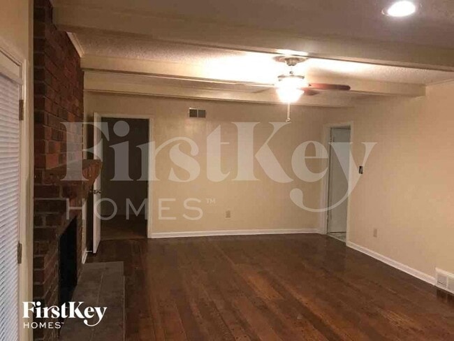 5712 Fox Bend Ave in Memphis, TN - Foto de edificio - Building Photo