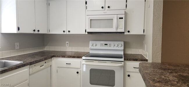 3609 SE 9th Pl in Cape Coral, FL - Building Photo - Building Photo