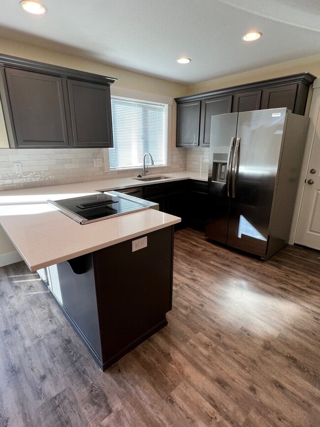 429 S Ivy St in Canby, OR - Building Photo - Building Photo