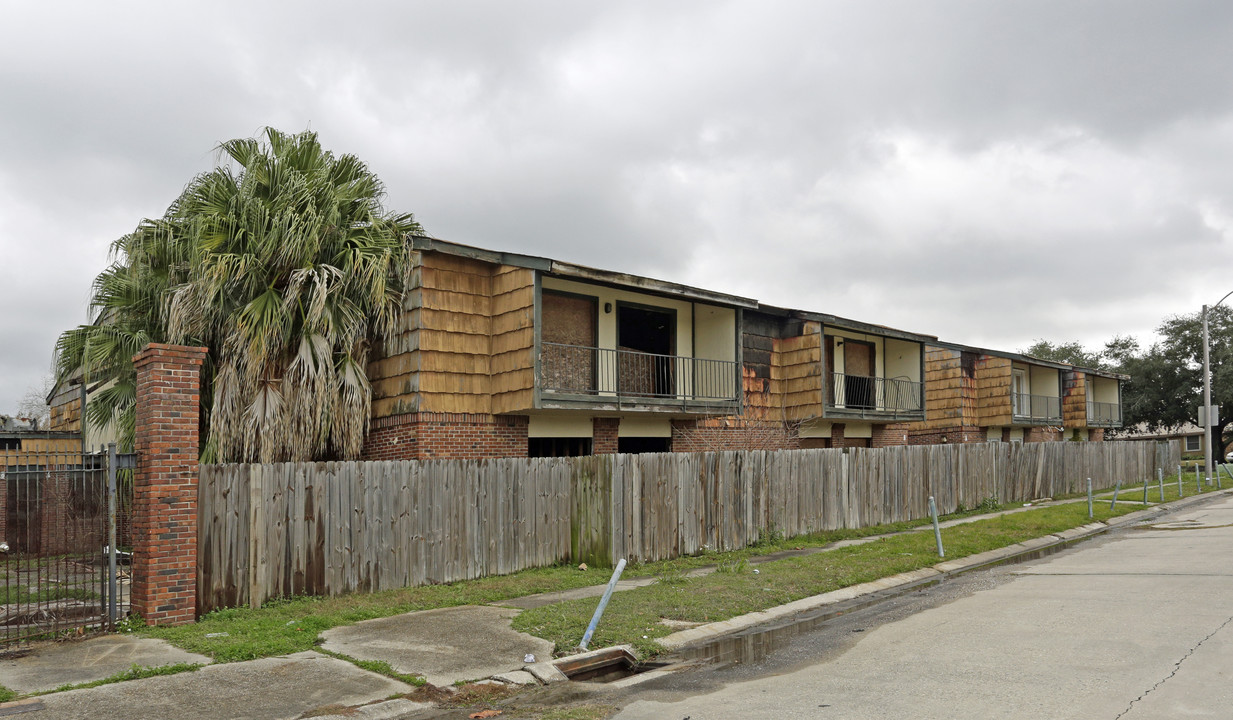 Cindy Towers in New Orleans, LA - Building Photo