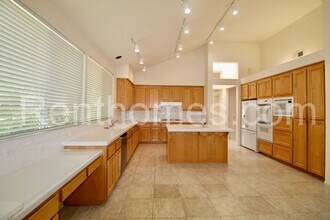 11426 Legacy Terrace in San Diego, CA - Building Photo - Building Photo