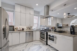 1128 W Fullerton Ave in Chicago, IL - Building Photo - Building Photo