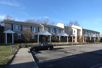 Spring Valley Apartments in High Point, NC - Building Photo - Building Photo