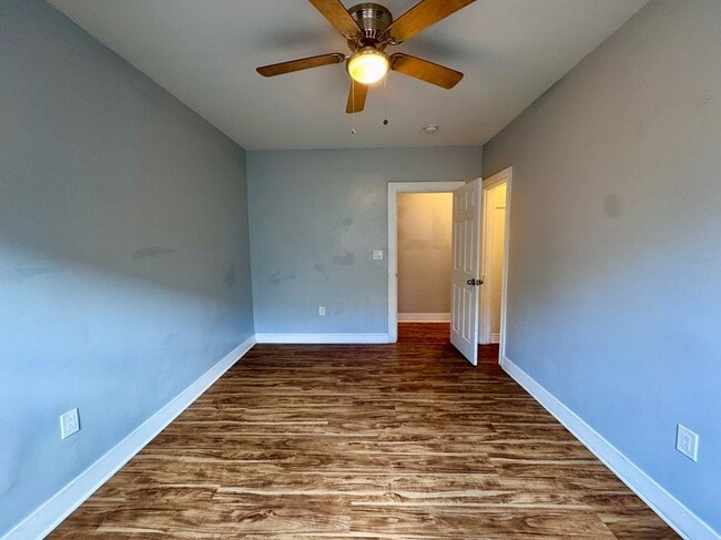 1151 E 15th St in Long Beach, CA - Foto de edificio - Building Photo