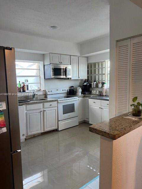 934 79th Terrace in Miami Beach, FL - Building Photo - Building Photo