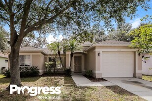 1226 Franford Dr in Brandon, FL - Building Photo
