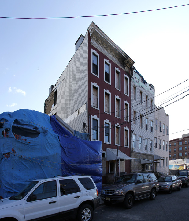 417 Jackson St in Hoboken, NJ - Building Photo