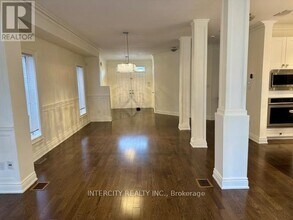 16 Waymount Ave in Richmond Hill, ON - Building Photo - Building Photo