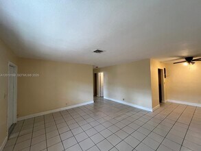 5411 NW 22nd St in Lauderhill, FL - Building Photo - Building Photo