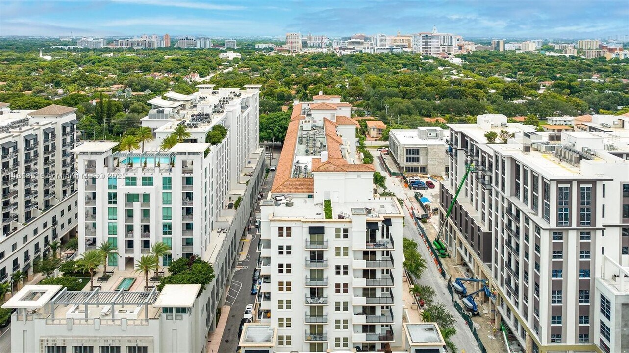 4100 Salzedo St, Unit 606 in Coral Gables, FL - Building Photo