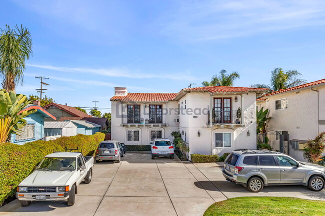 3783 Wilson Ave, Unit G in San Diego, CA - Foto de edificio - Building Photo