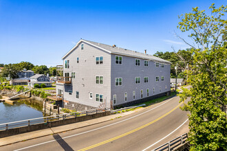 Short Beach in East Haven, CT - Foto de edificio - Building Photo