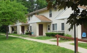 1008 Hayden Pl in Logan, OH - Building Photo