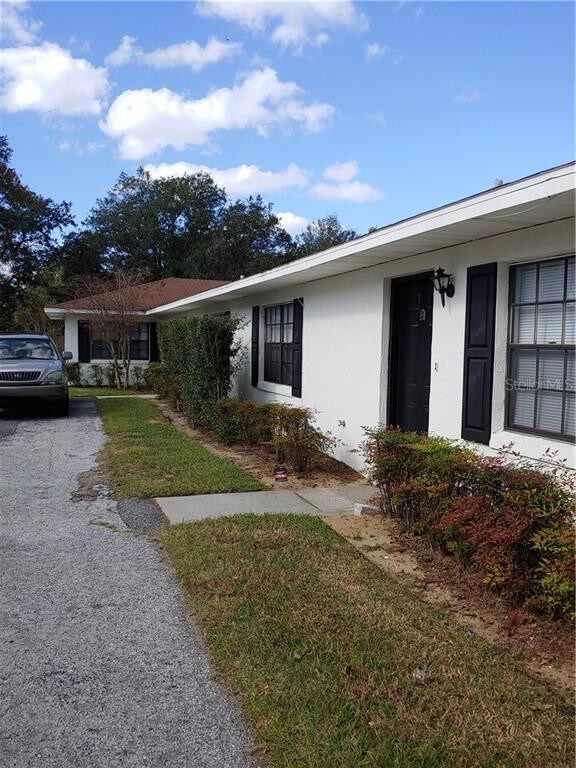 1405 Crystal Ct-Unit -B in Tavares, FL - Building Photo - Building Photo