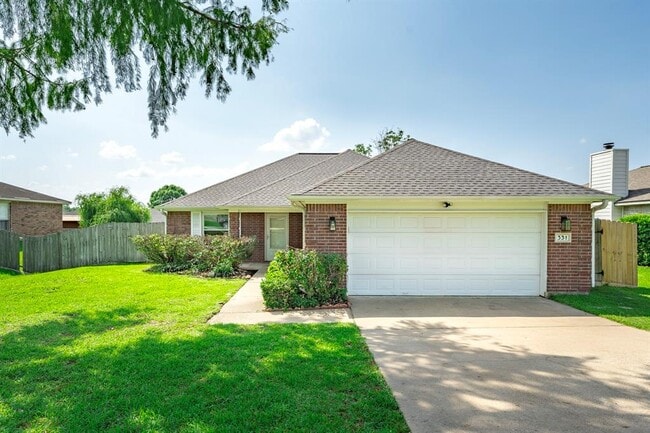 331 Leisure Ln in Montgomery, TX - Building Photo - Building Photo