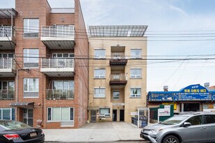 32-16 137th St in Flushing, NY - Building Photo