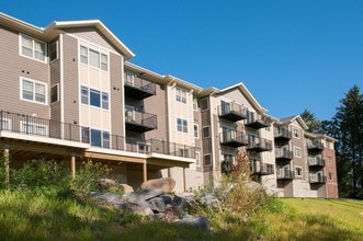 Lakeville Pointe Apartments in Lakeville, MN - Foto de edificio - Building Photo