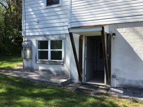 1521 E Main St in Oak Hill, WV - Building Photo - Building Photo