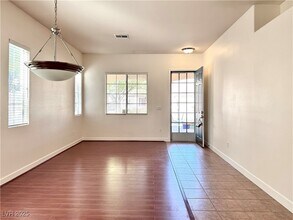 10137 Crest Brook Pl in Las Vegas, NV - Building Photo - Building Photo