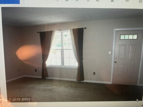 39318 Summit Hill Dr in Mechanicsville, MD - Building Photo - Building Photo