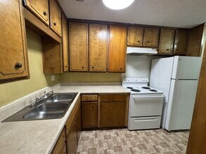 1371 W Mc Neill in Stephenville, TX - Building Photo - Building Photo
