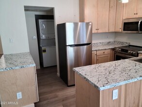 1008 W Malibu Dr in Tempe, AZ - Building Photo - Building Photo