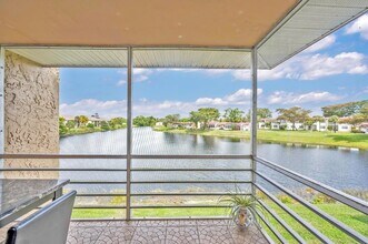 185 Lake Evelyn Dr in West Palm Beach, FL - Building Photo - Building Photo