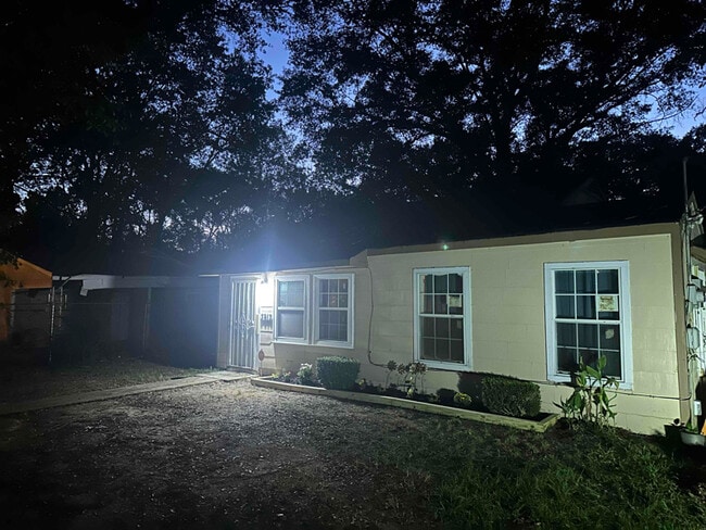 property at 3913 Ilano Dr